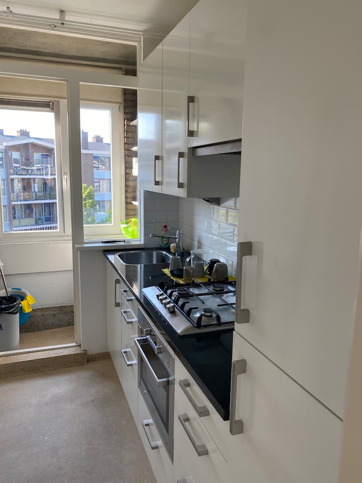 Airhomes Service Apartments - The Hague