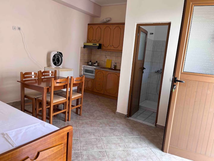 Comfy & Charming  ~ 5star Location ~ Big Balcony - Sarandë