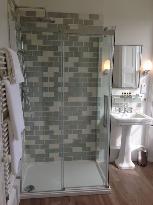The Sleigh Room Ensuite