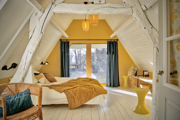 חדר שינה צהוב - קומה
(מיטה אחת 160*200)