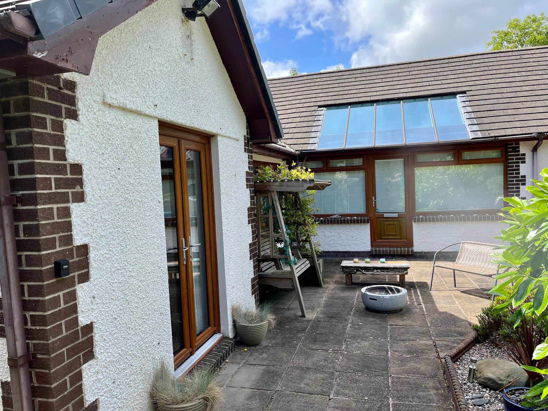 Coastal garden annex with log fire & summer house — photo 5