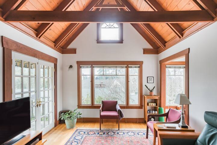 Spacious Montclair Retreat Near Trails & Village gallery image 2