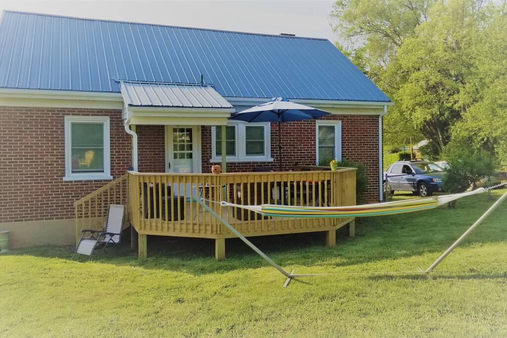 Deck for outdoor dining and entertainment