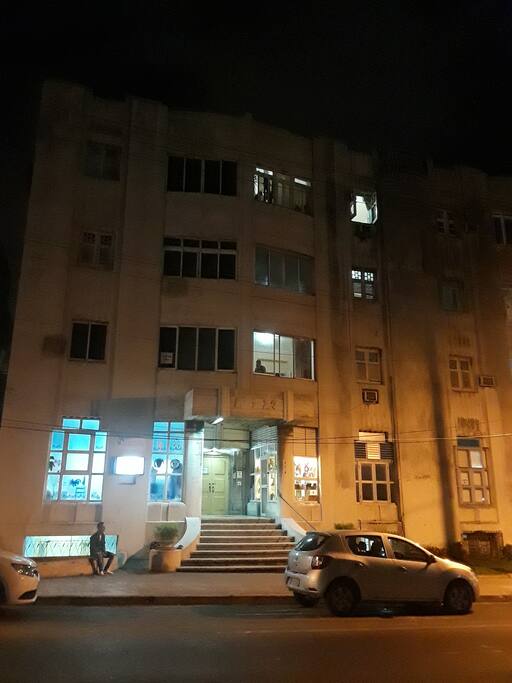FACHADA DEL EDIFICIO/BUILDING FACADE
