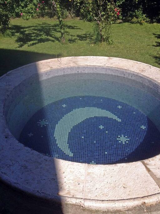 Vecchio Pozzo trasformato in Piccola Piscina
2,50 x 1,20 mt.