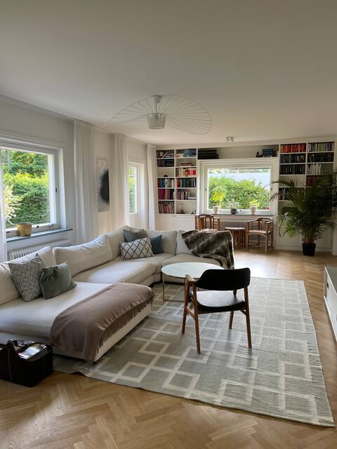 Top performing Airbnb: Spacious, renovated house 10min from Stockholm in Danderyd