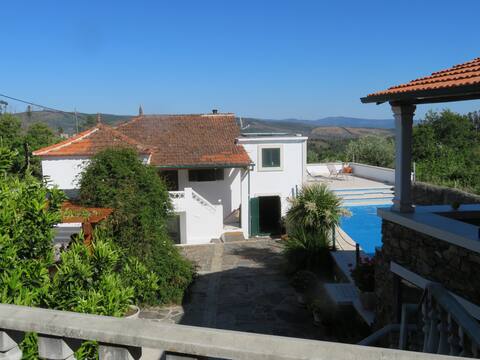 A Quinta da Colina - Charming Cottage with pool