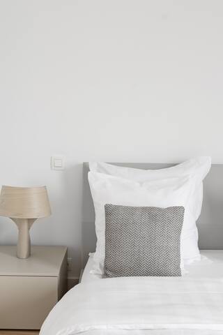 Bel appartement moderne à Bruxelles – Apt cinq gallery image 3