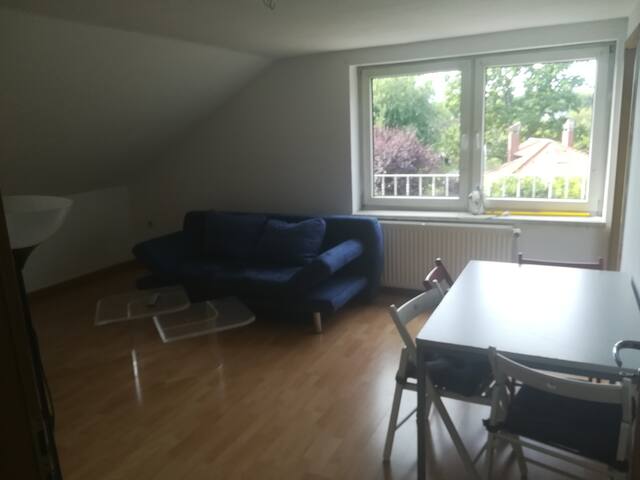 Schöne 2 Zimmer Wohnung in Oldenburg zu vermieten.