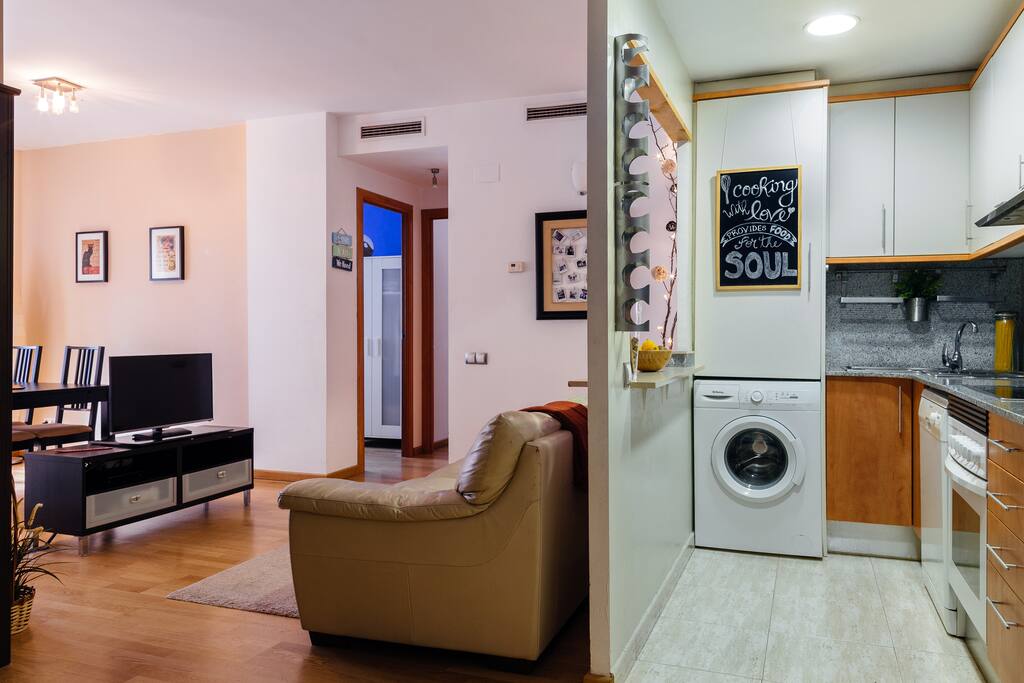 Salón y Cocina integrada / Living Room and Kitchen