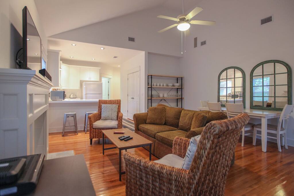 vaulted ceiling living and dining space