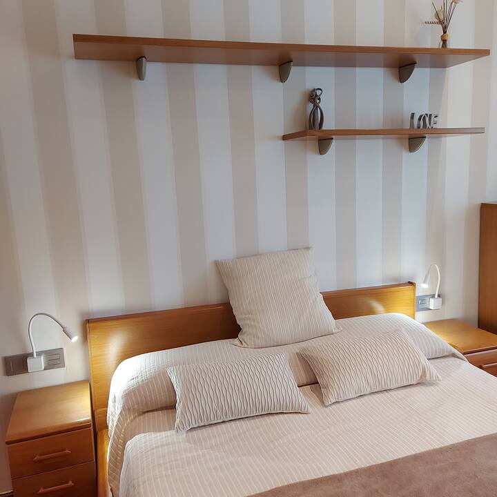 Dhomë dyshe me 1'50 krevat