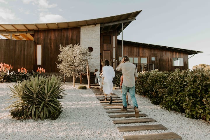 Temple Farmhouse – Byron Bay Hinterland