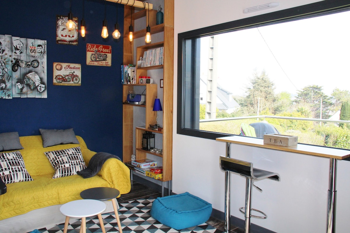 Annonce Airbnb populaire: Beautiful sea view cottage. à Crozon