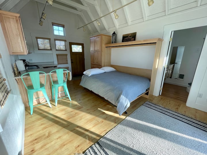 Guesthouse with queen sized murphy bed. 
