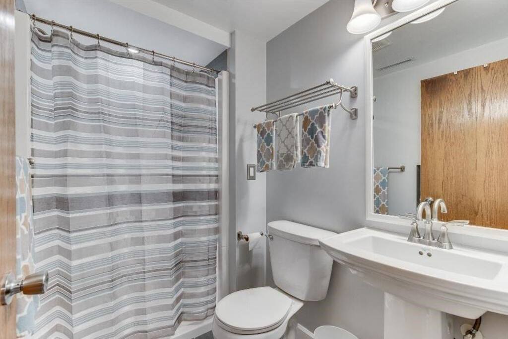 PRIVATE BATH / SHOWER