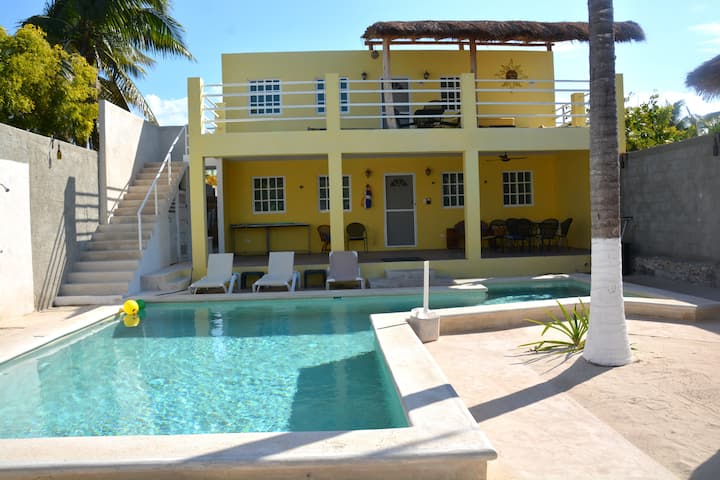Amazing Beach house & swimming pool