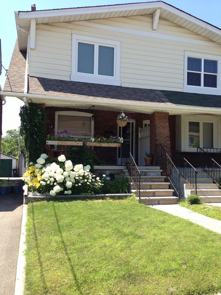 East York Vacation Rentals & Homes East York, Toronto, Canada Airbnb