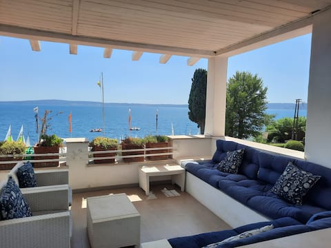Verde Blu Tramontana  Lakefront with Terrace