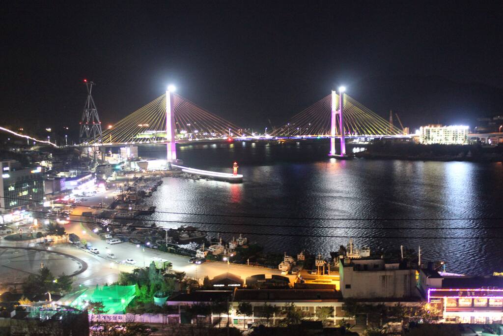 발코니에서 바라본 야경