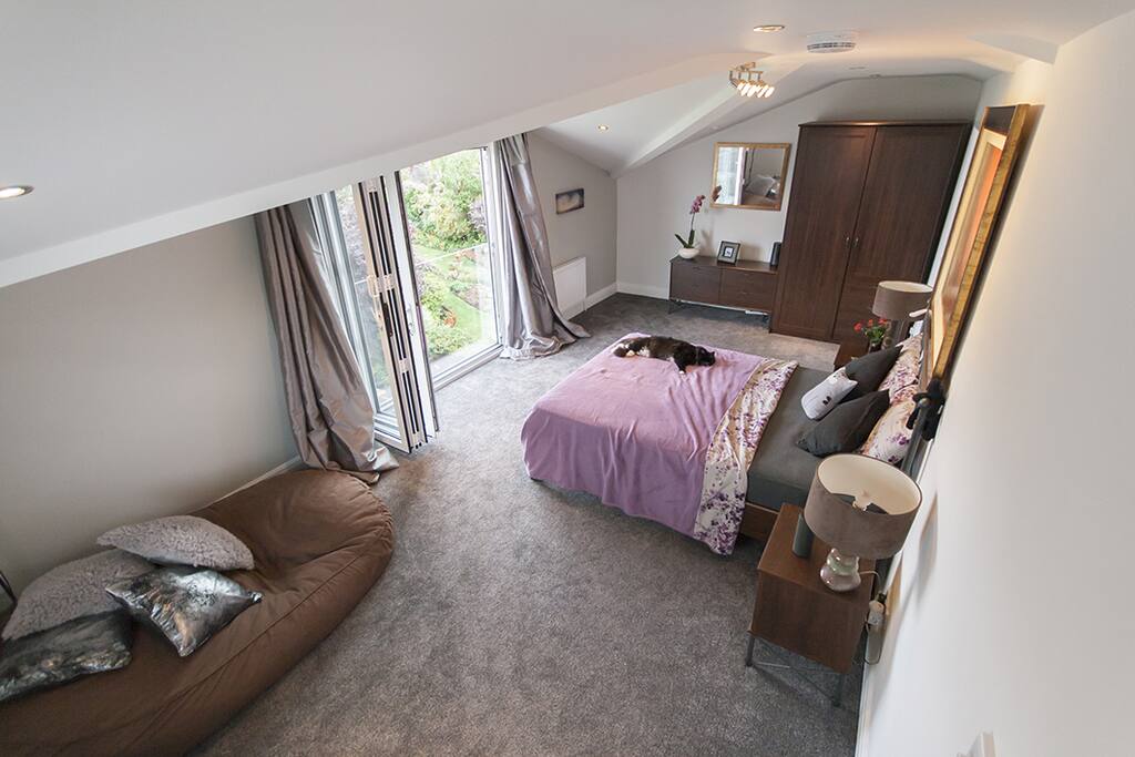 A different view of the room taken by camera above room entrance