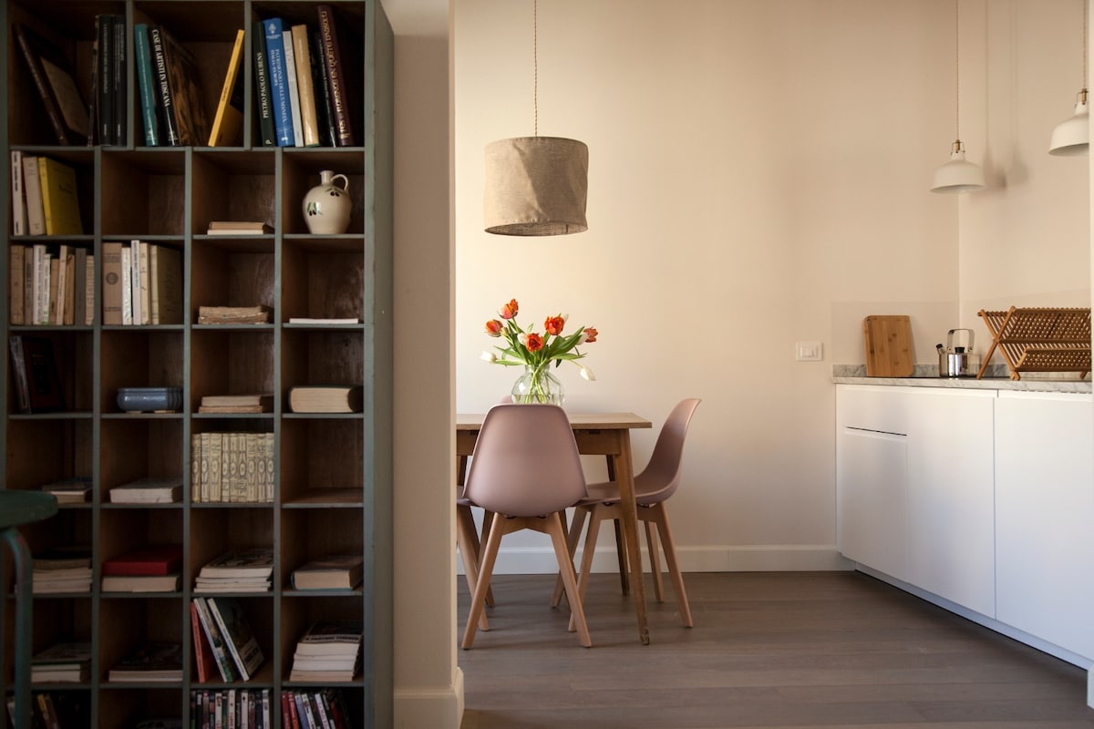 Annuncio Airbnb popolare: Bright penthouse overlooking the gardens of Florence a Firenze