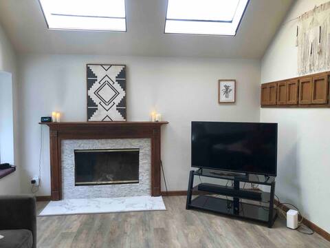 Restful UP Hot Tub Oasis Recharge Relax sleeps 8