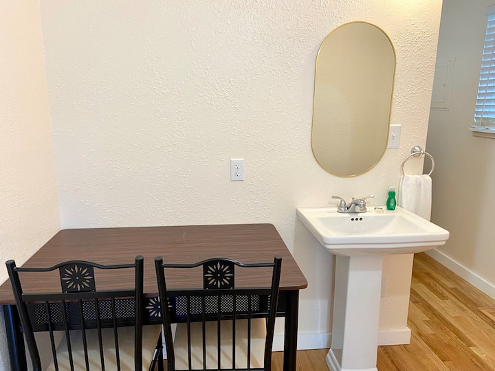 The Router: Guest Inn Ii - Lynnwood, WA
