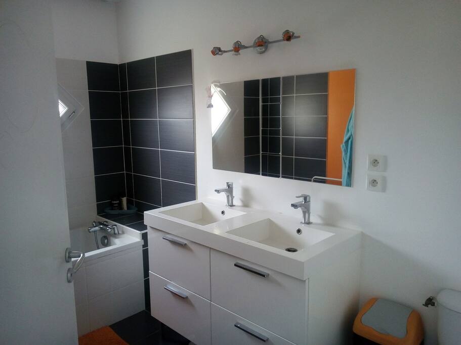 salle de bain et WC commune