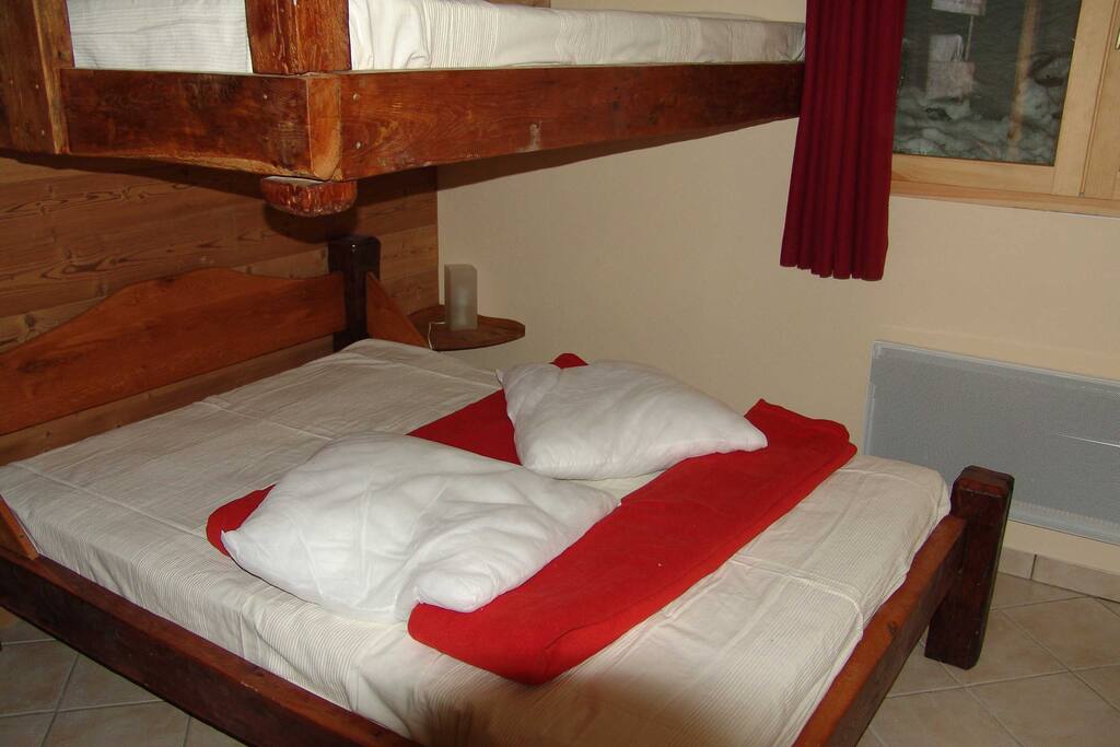 Chambre lit double superposé bas