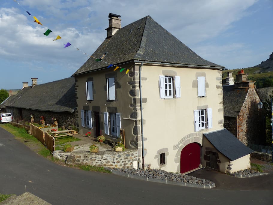 Maison de 1850 dans village authentique