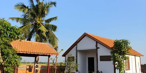 ֍ CocoPalm Villa 2 near Beach - Apple Room ֍