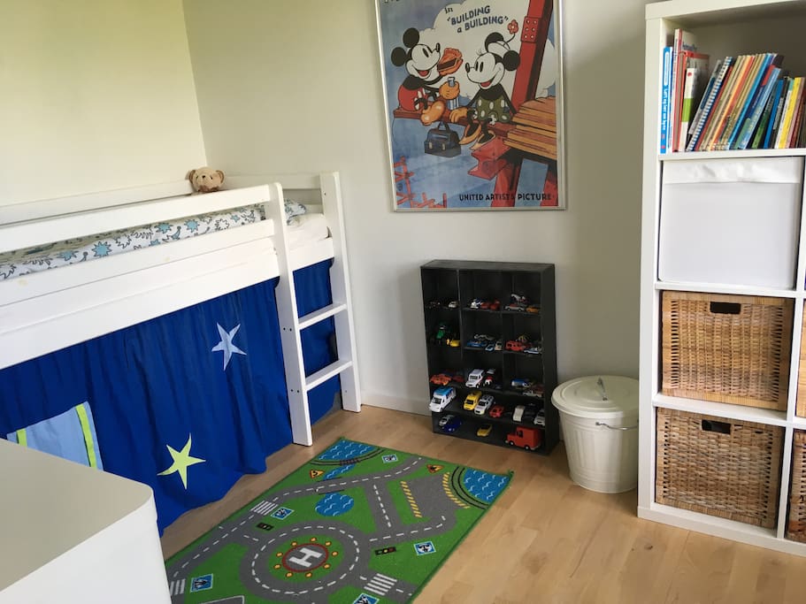 Bedroom 2 (Kids room)