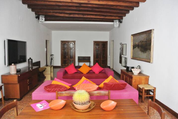 A 250 square metres apt in the heart of Venice gallery image 3