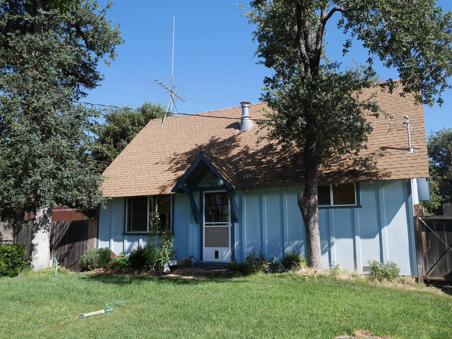 The front of the cottage.