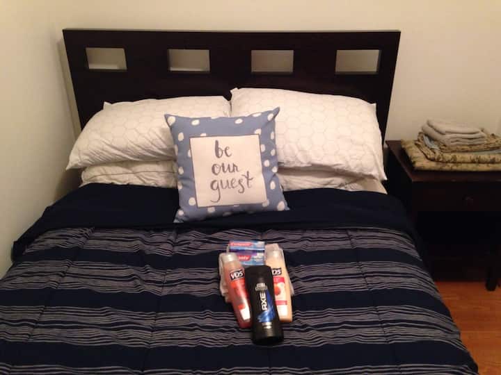 Private Bedroom with Bathroom near Concordia & NYC