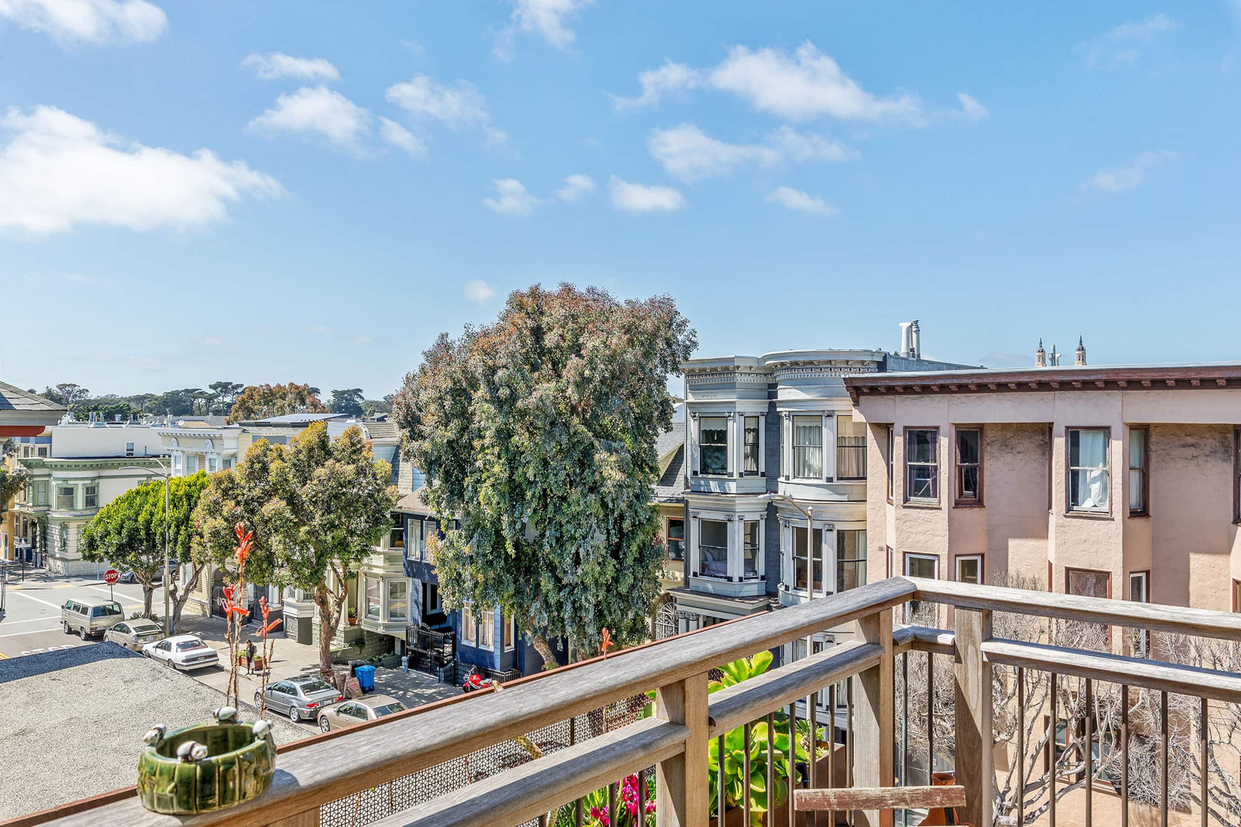 Condo in San Francisco · ★4.96 · 3 bedrooms · 3 beds · 1 bath - Image 42