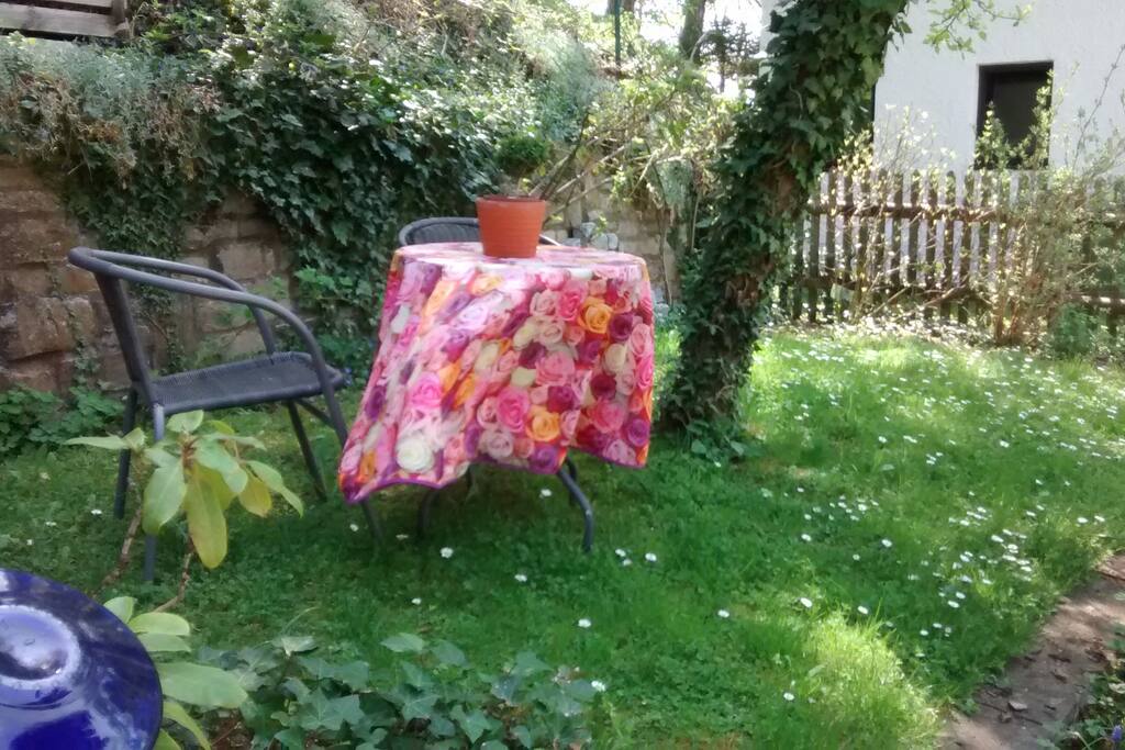 Lauschiges Plätzchen unterm Apfelbaum