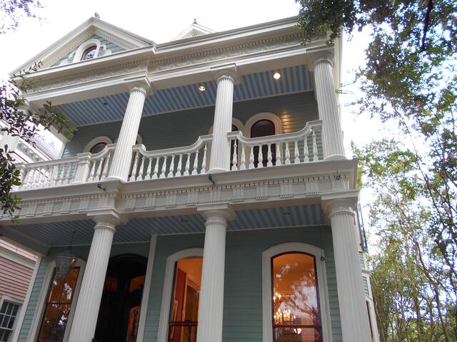 The Byrnes House – Classic Greek Revival Home gallery image 2