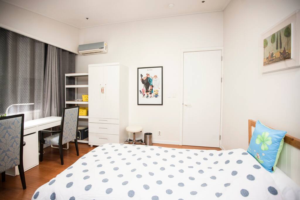 Twin Bedroom 2