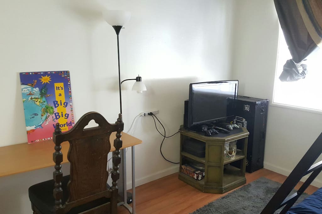 TV with PS3 has Netflix