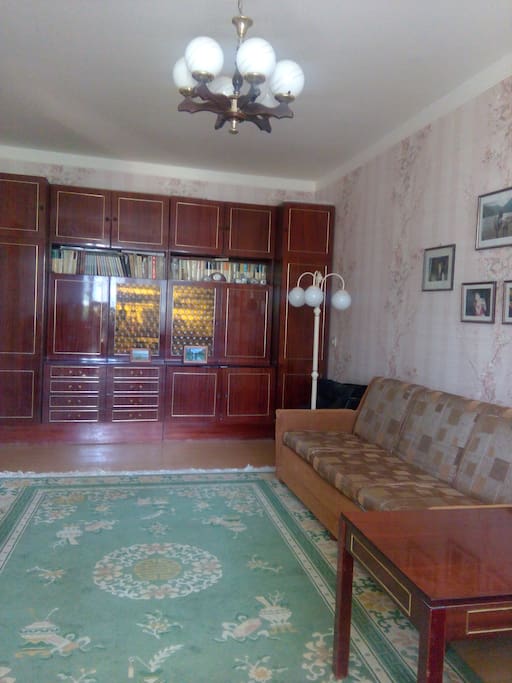 Bedroom - livibg room. В спальне - гостиной имеется раскладывающийся диван, а также можно пользоваться двумя раскладушками.