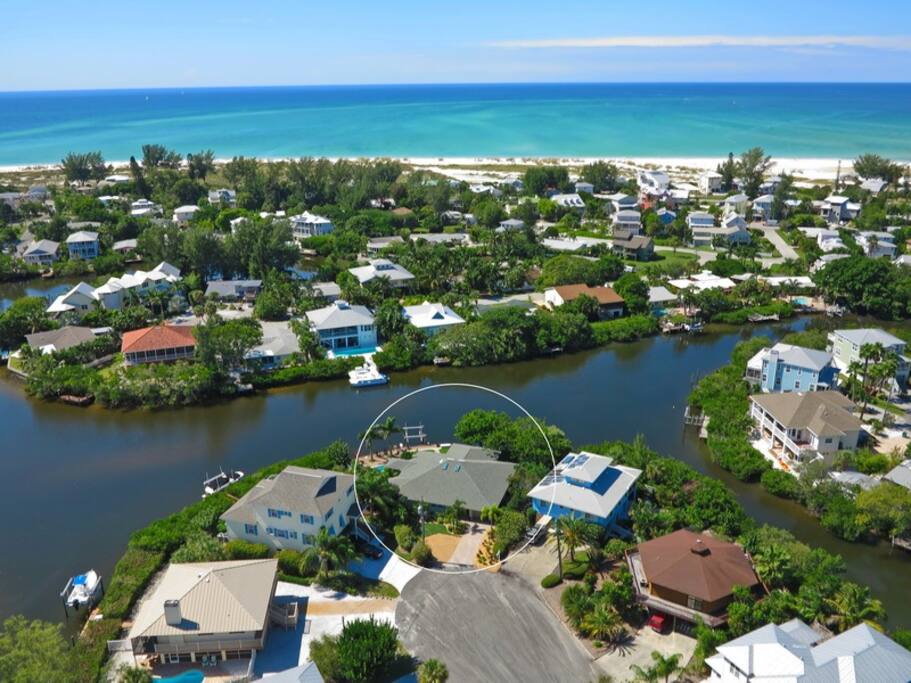 Wide open canal, close to beach & Pine Street