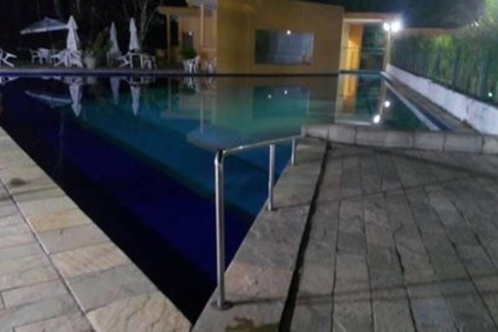 piscina do condômìnio