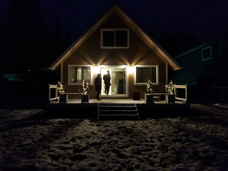 Back of house facing the Lake