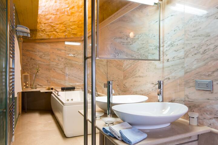 Ravdoucha Epavlis Eleni gallery image 2