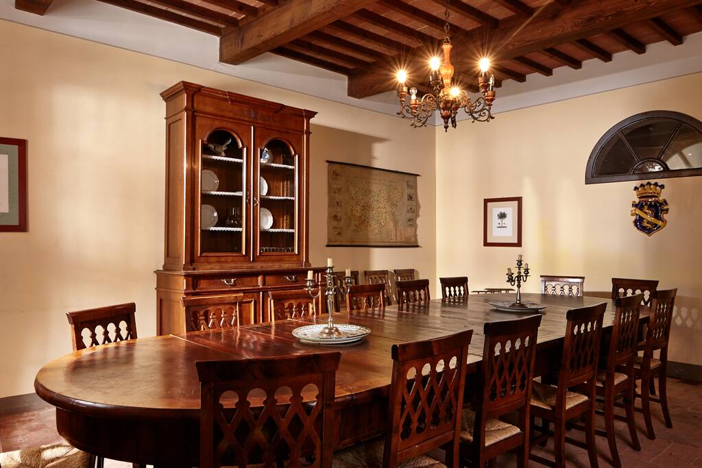 La Villa dining room
