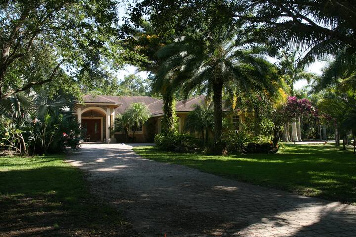 Airbnb Loxahatchee Groves Vacation Rentals Places To Stay