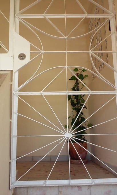 Puerta de hierro del Ball de entrada.