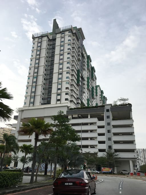 Alam Sanjung - scenic quiet serviced apartment in Shah Alam, Selangor